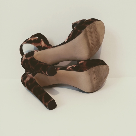 Madden Girl Fabric Animal Print Strap Heels sz 6.5 - Picture 8 of 8